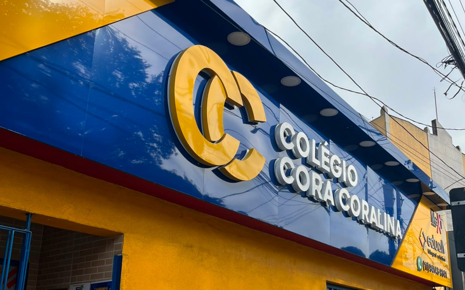 Fachada do Colégio Cora Coralina